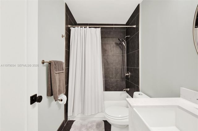 9066 SW 112th Ct, Miami, FL 33176