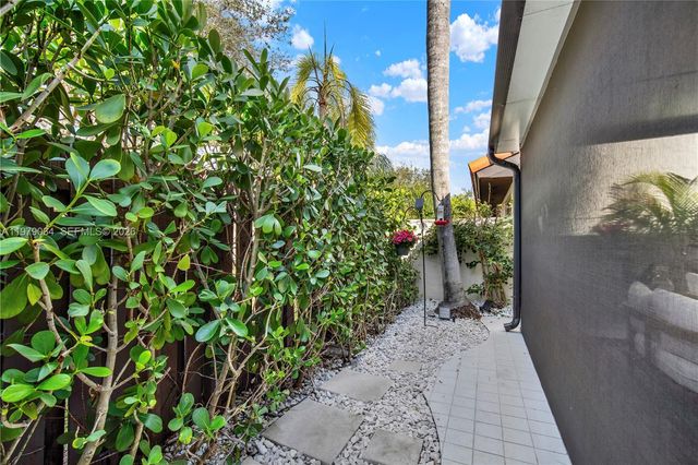 9066 SW 112th Ct, Miami, FL 33176