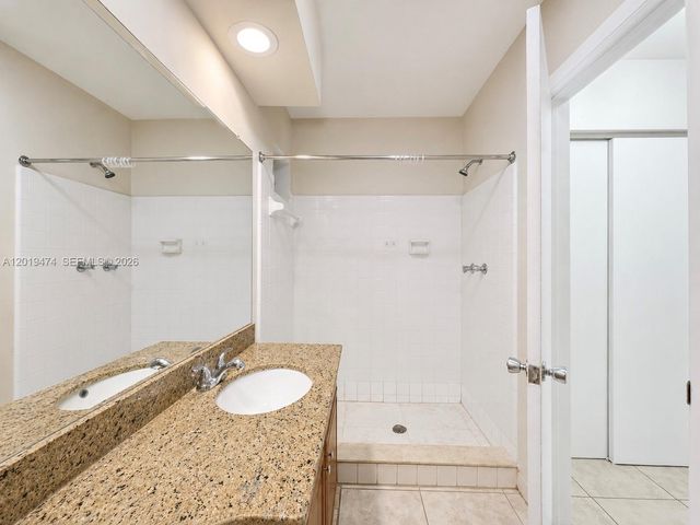 2101 NE 51st St 15, Fort Lauderdale, FL 33308