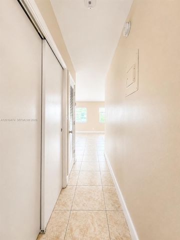 2101 NE 51st St 15, Fort Lauderdale, FL 33308