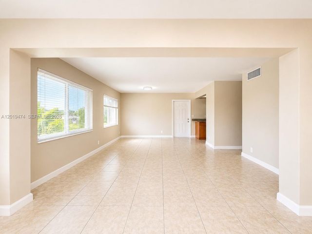 2101 NE 51st St 15, Fort Lauderdale, FL 33308
