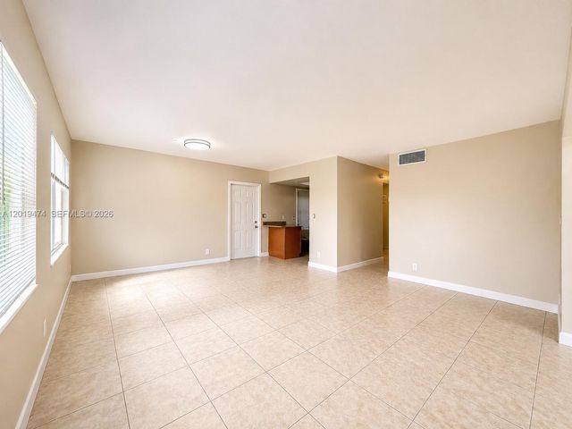 2101 NE 51st St 15, Fort Lauderdale, FL 33308