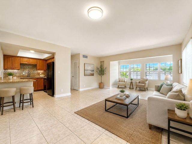 2101 NE 51st St 15, Fort Lauderdale, FL 33308