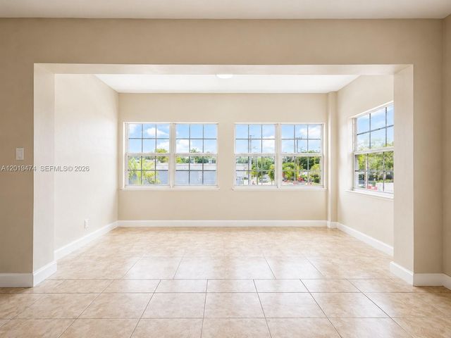 2101 NE 51st St 15, Fort Lauderdale, FL 33308