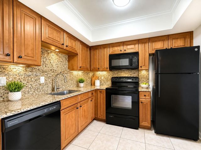 2101 NE 51st St 15, Fort Lauderdale, FL 33308