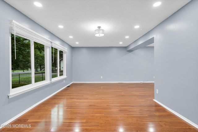 490 Brewers Bridge Road, Jackson, NJ 08527