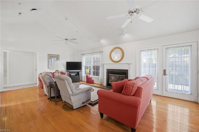 1113 Trieste CT, Virginia Beach, VA 23454