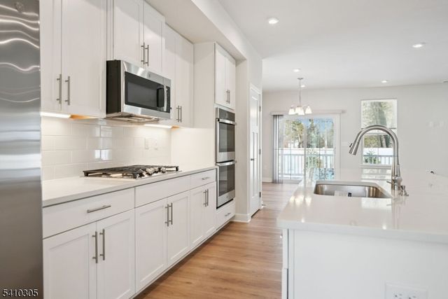 20 Owen Ct, Franklin Twp., NJ 08873