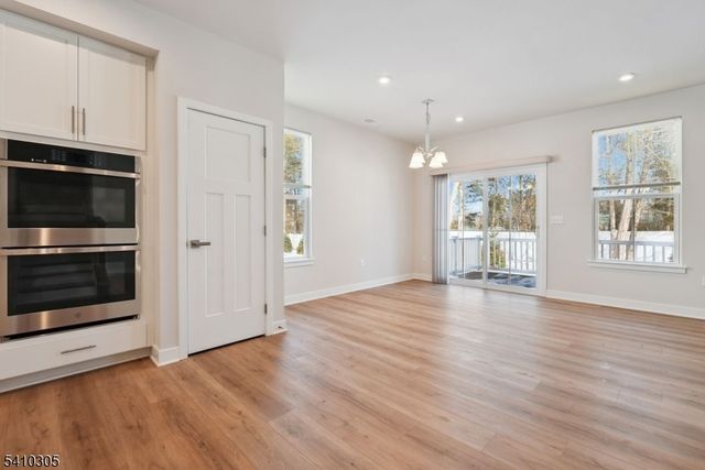 20 Owen Ct, Franklin Twp., NJ 08873