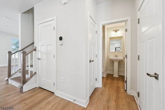 20 Owen Ct, Franklin Twp., NJ 08873