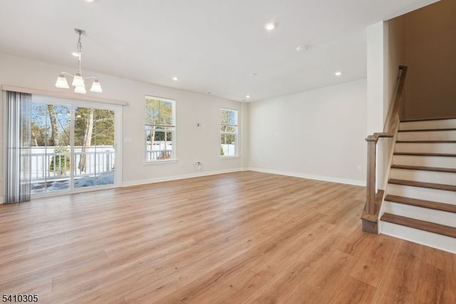 20 Owen Ct, Franklin Twp., NJ 08873