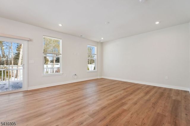 20 Owen Ct, Franklin Twp., NJ 08873