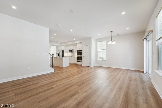 20 Owen Ct, Franklin Twp., NJ 08873