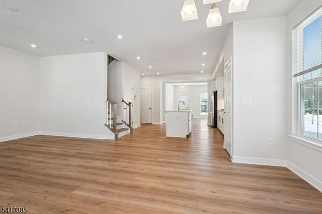 20 Owen Ct, Franklin Twp., NJ 08873