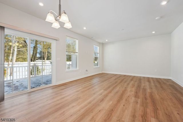 20 Owen Ct, Franklin Twp., NJ 08873