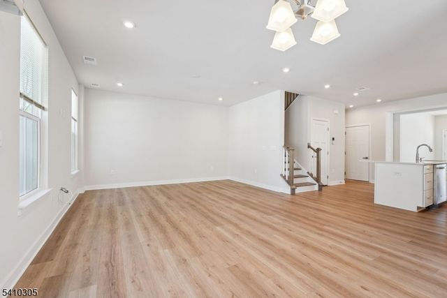 20 Owen Ct, Franklin Twp., NJ 08873