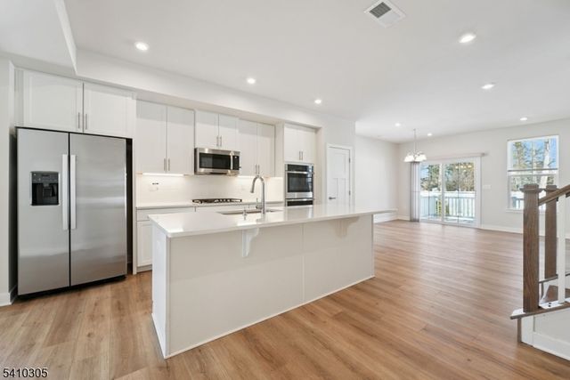 20 Owen Ct, Franklin Twp., NJ 08873