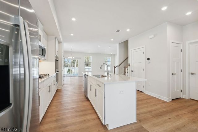 20 Owen Ct, Franklin Twp., NJ 08873