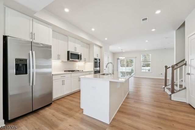 20 Owen Ct, Franklin Twp., NJ 08873