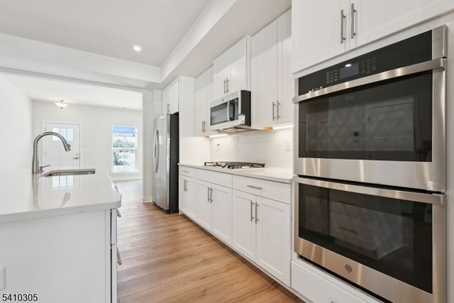 20 Owen Ct, Franklin Twp., NJ 08873