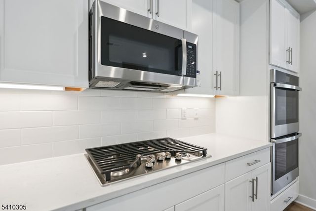 20 Owen Ct, Franklin Twp., NJ 08873