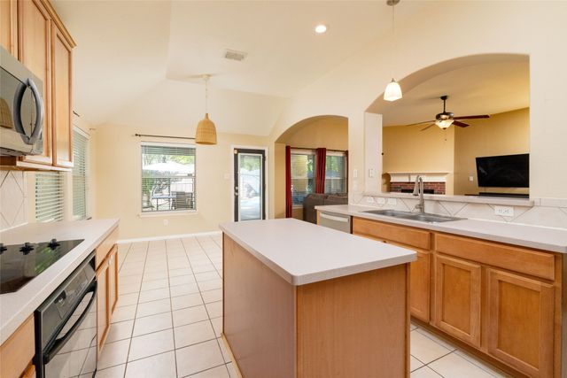 2420 Bent Trail, Mansfield, TX 76063