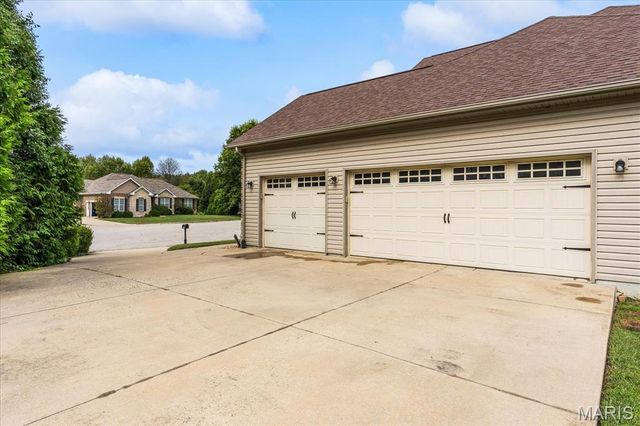 3408 Amber Meadows Court, Swansea, IL 62226