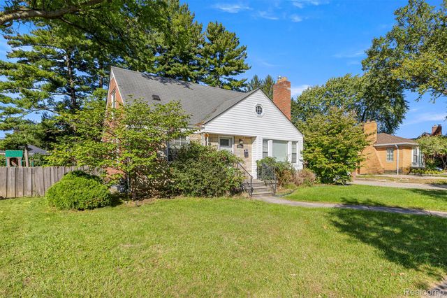 6821 N Lafayette Street, Dearborn Heights, MI 48127