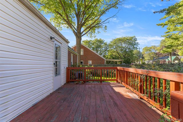 6821 N Lafayette Street, Dearborn Heights, MI 48127