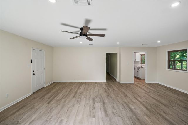 725 Lafayette Street, Hempstead, TX 77445