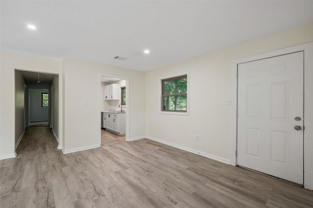 725 Lafayette Street, Hempstead, TX 77445
