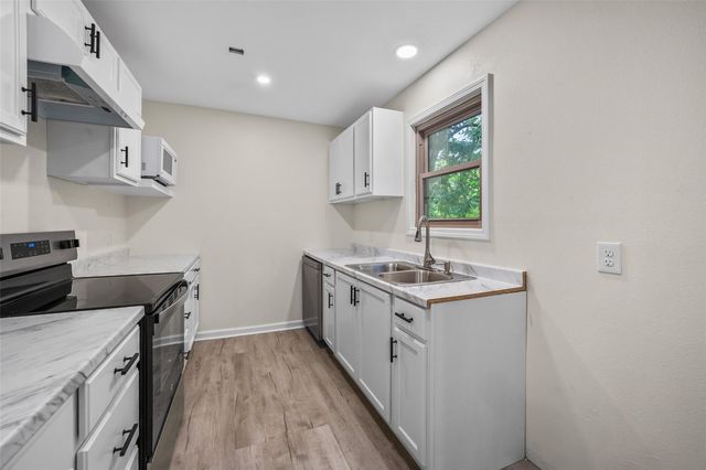 725 Lafayette Street, Hempstead, TX 77445
