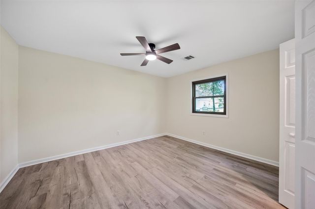 725 Lafayette Street, Hempstead, TX 77445