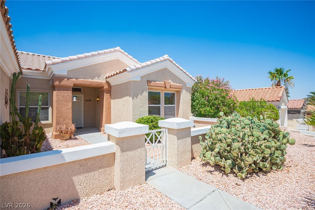 10820 Mission Lakes Avenue, Las Vegas, NV 89134 — photo 3