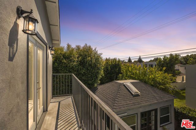 937 S Tremaine Avenue, Los Angeles, CA 90019