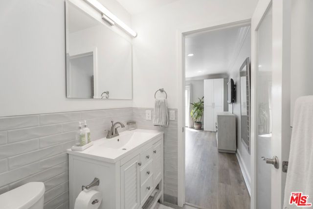 937 S Tremaine Avenue, Los Angeles, CA 90019
