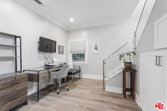 937 S Tremaine Avenue, Los Angeles, CA 90019
