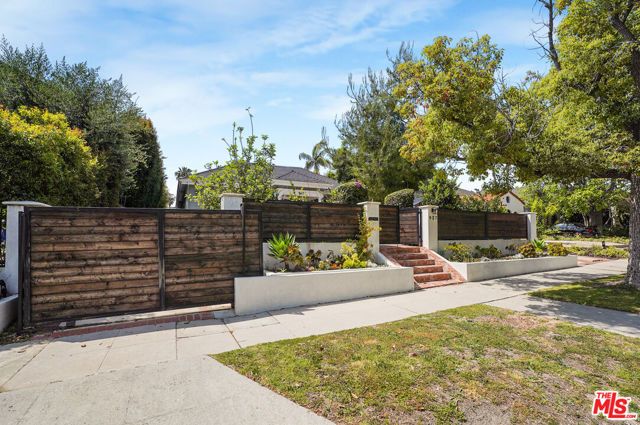 937 S Tremaine Avenue, Los Angeles, CA 90019