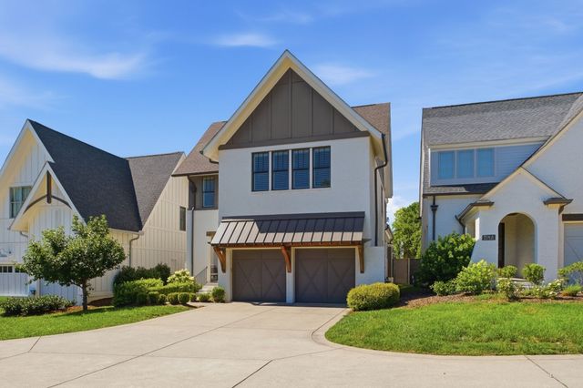 916B Gale Ln, Nashville, TN 37204