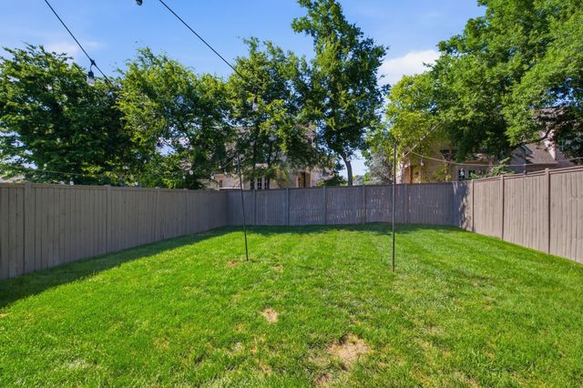 916B Gale Ln, Nashville, TN 37204
