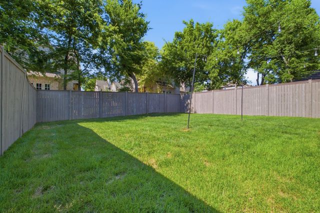 916B Gale Ln, Nashville, TN 37204