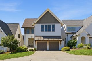 916B Gale Ln, Nashville, TN 37204