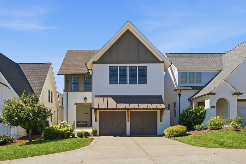 916B Gale Ln, Nashville, TN 37204