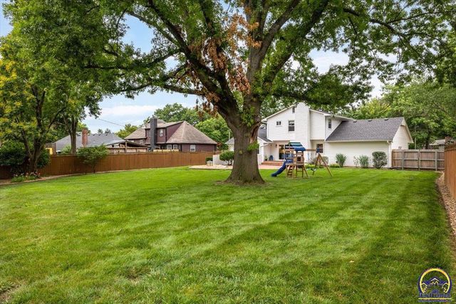 3208 SW College AVE, Topeka, KS 66611