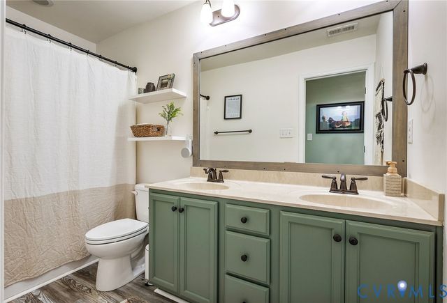 10744 Providence Park Dr, Ashland, VA 23005