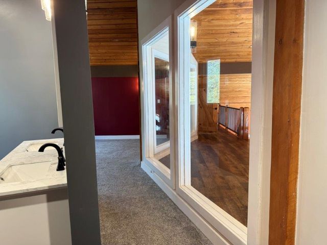 1011 US Route 4, Canaan, NH 03741