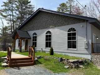 1011 US Route 4, Canaan, NH 03741