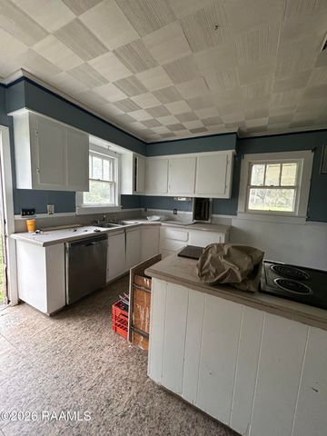 8715 Champagne Drive, Youngsville, LA 70592