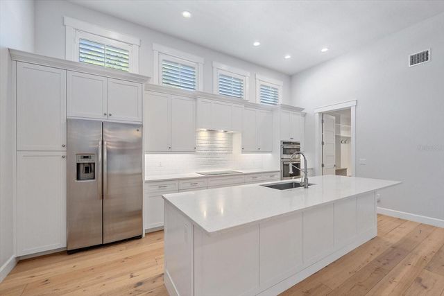2436 ARLINGTON STREET, Sarasota, FL 34239