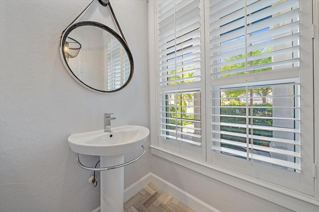 2436 ARLINGTON STREET, Sarasota, FL 34239